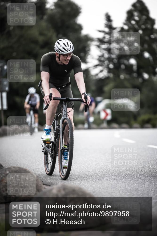 21.06.2026 - 29. Vierlanden-Triathlon H.Heesch http://msf.ph/oto/9897958 21.06.2026 10:03:54 Radfahren 35, 142, 160, 161, 238, 257, 271, 362, 376 meine-sportfotos.de