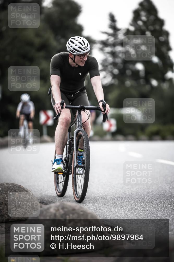 21.06.2026 - 29. Vierlanden-Triathlon H.Heesch http://msf.ph/oto/9897964 21.06.2026 10:03:54 Radfahren 35, 142, 160, 161, 238, 257, 271, 362, 376 meine-sportfotos.de
