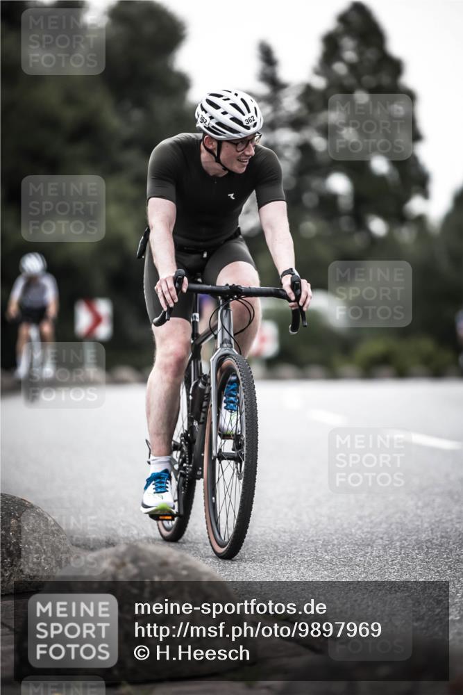 21.06.2026 - 29. Vierlanden-Triathlon H.Heesch http://msf.ph/oto/9897969 21.06.2026 10:03:55 Radfahren 35, 142, 161, 238, 257, 271, 362, 376 meine-sportfotos.de