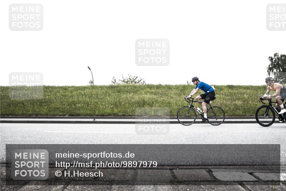 21.06.2026 - 29. Vierlanden-Triathlon H.Heesch http://msf.ph/oto/9897979 21.06.2026 11:02:38 Radfahren 6, 22, 105, 106, 279, 294, 302, 524 meine-sportfotos.de