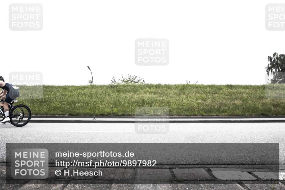21.06.2026 - 29. Vierlanden-Triathlon H.Heesch http://msf.ph/oto/9897982 21.06.2026 11:02:39 Radfahren 6, 22, 105, 106, 115, 279, 294, 302, 524 meine-sportfotos.de