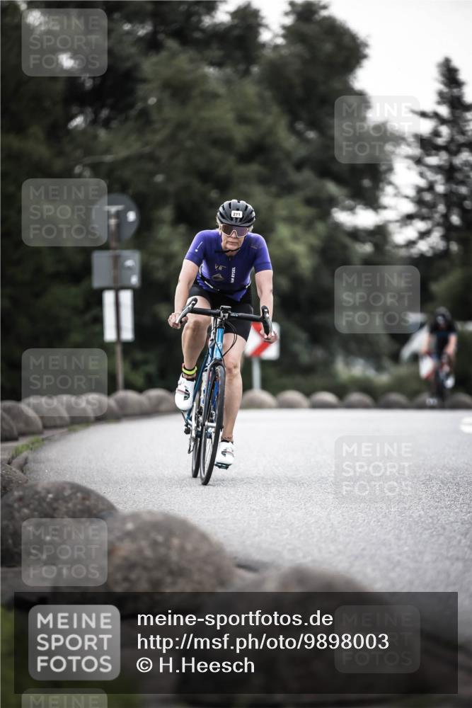 21.06.2026 - 29. Vierlanden-Triathlon H.Heesch http://msf.ph/oto/9898003 21.06.2026 10:03:59 Radfahren 142, 151, 161, 181, 257, 271, 337 meine-sportfotos.de