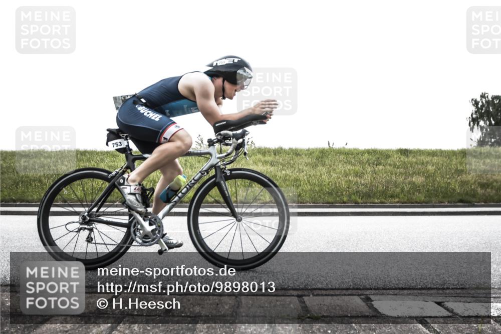 21.06.2026 - 29. Vierlanden-Triathlon H.Heesch http://msf.ph/oto/9898013 21.06.2026 11:03:15 Radfahren 35, 78, 183, 497, 637, 657, 753 meine-sportfotos.de