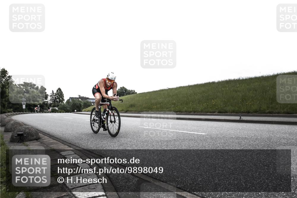 21.06.2026 - 29. Vierlanden-Triathlon H.Heesch http://msf.ph/oto/9898049 21.06.2026 09:41:46 Radfahren 41, 48, 1353 meine-sportfotos.de