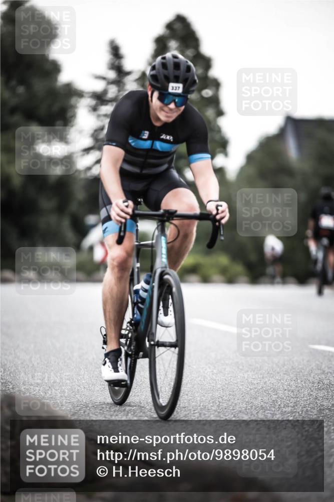 21.06.2026 - 29. Vierlanden-Triathlon H.Heesch http://msf.ph/oto/9898054 21.06.2026 10:04:05 Radfahren 142, 151, 154, 181, 337 meine-sportfotos.de