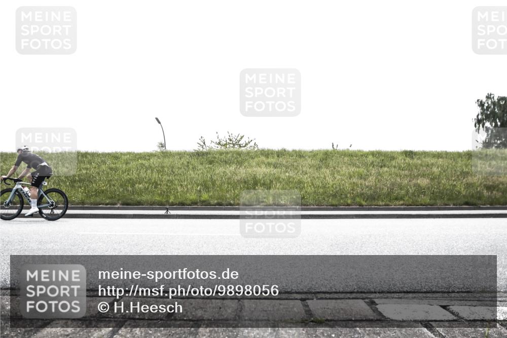 21.06.2026 - 29. Vierlanden-Triathlon H.Heesch http://msf.ph/oto/9898056 21.06.2026 11:04:11 Radfahren 55, 93, 527 meine-sportfotos.de
