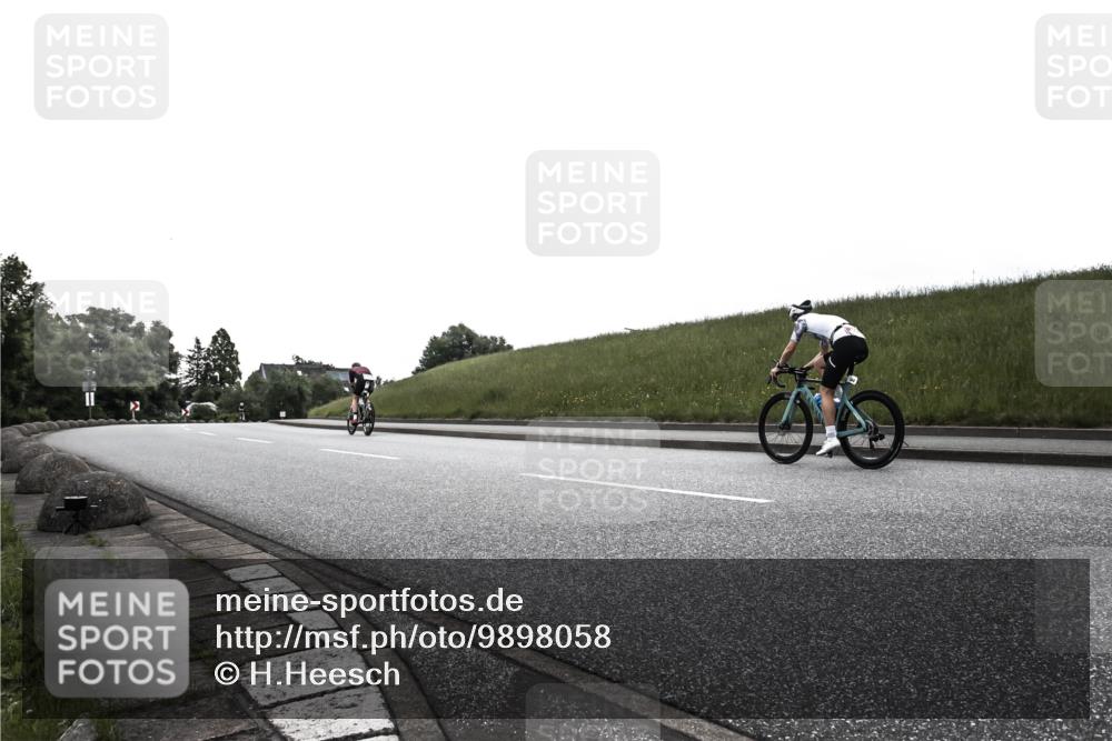21.06.2026 - 29. Vierlanden-Triathlon H.Heesch http://msf.ph/oto/9898058 21.06.2026 09:42:14 Radfahren  meine-sportfotos.de