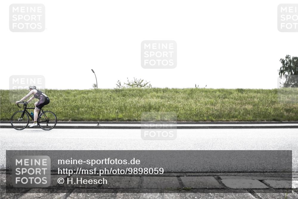 21.06.2026 - 29. Vierlanden-Triathlon H.Heesch http://msf.ph/oto/9898059 21.06.2026 11:04:13 Radfahren 93, 527 meine-sportfotos.de