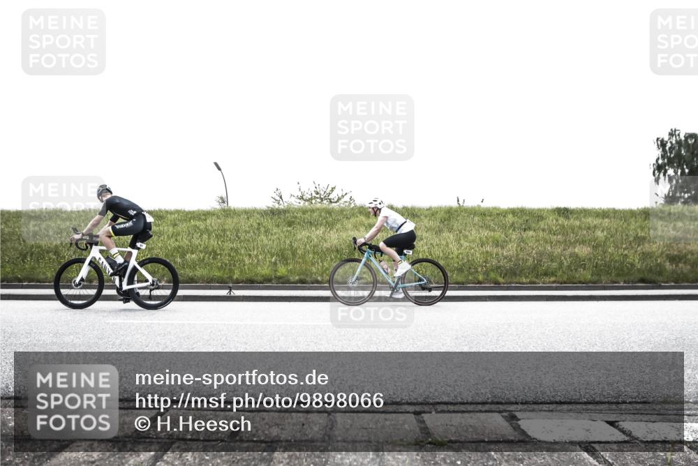 21.06.2026 - 29. Vierlanden-Triathlon H.Heesch http://msf.ph/oto/9898066 21.06.2026 11:04:27 Radfahren 61, 94, 100, 494, 557, 580 meine-sportfotos.de