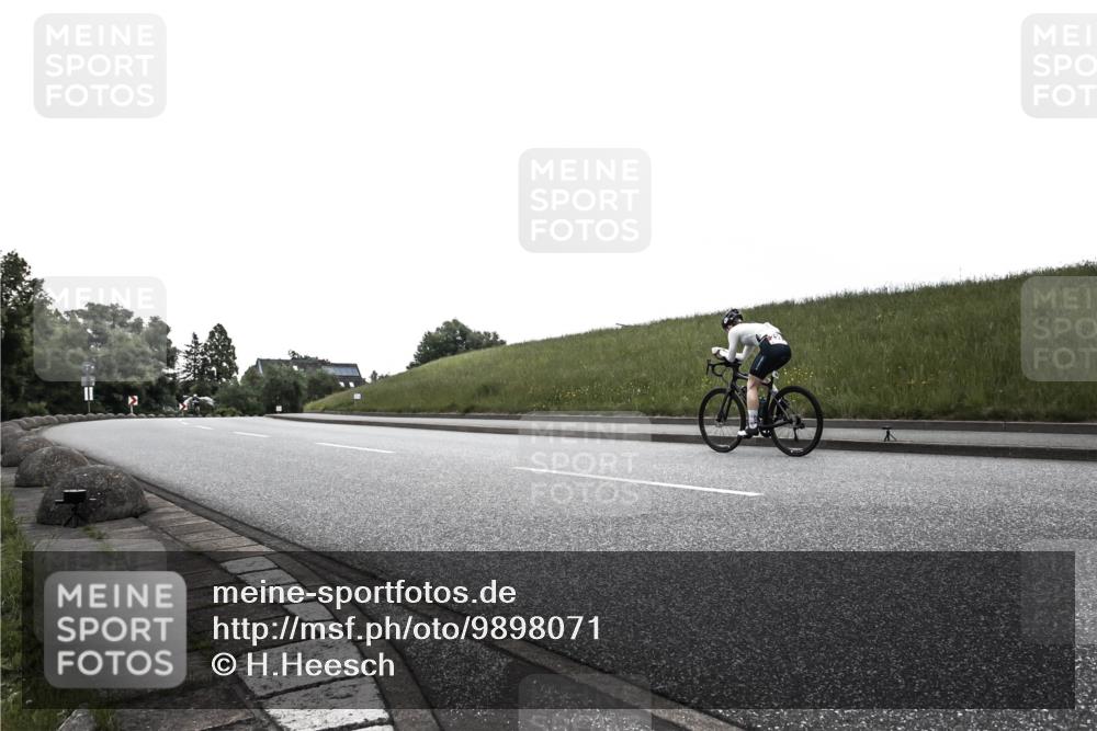 21.06.2026 - 29. Vierlanden-Triathlon H.Heesch http://msf.ph/oto/9898071 21.06.2026 09:44:16 Radfahren 76 meine-sportfotos.de