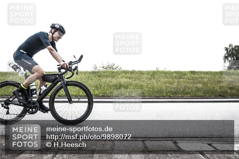 21.06.2026 - 29. Vierlanden-Triathlon H.Heesch http://msf.ph/oto/9898072 21.06.2026 11:04:30 Radfahren 27, 94, 100, 494, 557, 560 meine-sportfotos.de