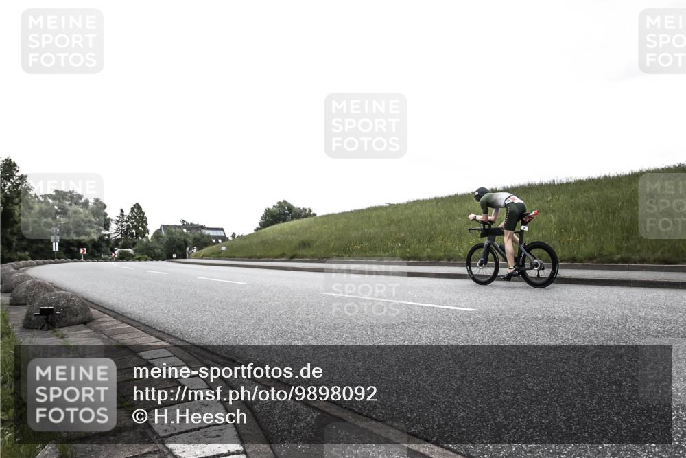 21.06.2026 - 29. Vierlanden-Triathlon H.Heesch http://msf.ph/oto/9898092 21.06.2026 09:46:07 Radfahren 177, 212, 293 meine-sportfotos.de