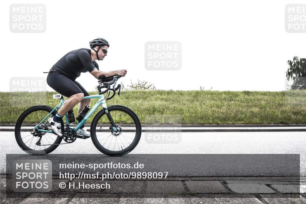 21.06.2026 - 29. Vierlanden-Triathlon H.Heesch http://msf.ph/oto/9898097 21.06.2026 11:04:57 Radfahren 46, 64, 441, 523, 556, 739 meine-sportfotos.de