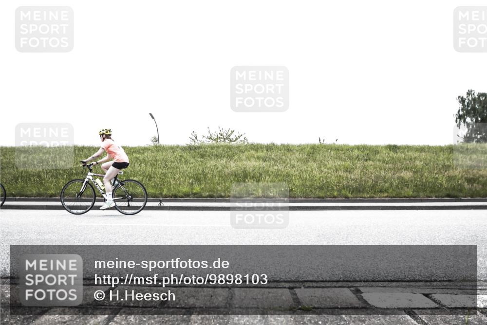 21.06.2026 - 29. Vierlanden-Triathlon H.Heesch http://msf.ph/oto/9898103 21.06.2026 11:04:59 Radfahren 46, 64, 523, 556, 559, 576, 739 meine-sportfotos.de