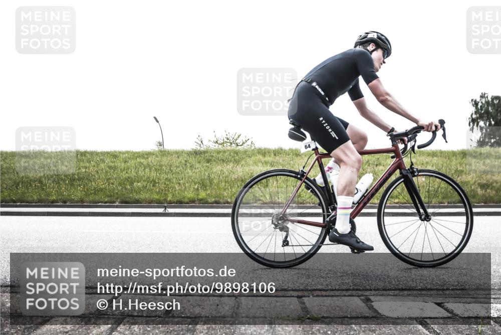21.06.2026 - 29. Vierlanden-Triathlon H.Heesch http://msf.ph/oto/9898106 21.06.2026 11:05:01 Radfahren 46, 64, 523, 559, 576, 739 meine-sportfotos.de