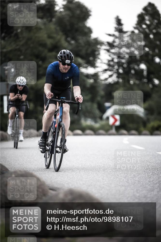 21.06.2026 - 29. Vierlanden-Triathlon H.Heesch http://msf.ph/oto/9898107 21.06.2026 10:04:20 Radfahren 75, 90, 260, 324, 350, 379 meine-sportfotos.de