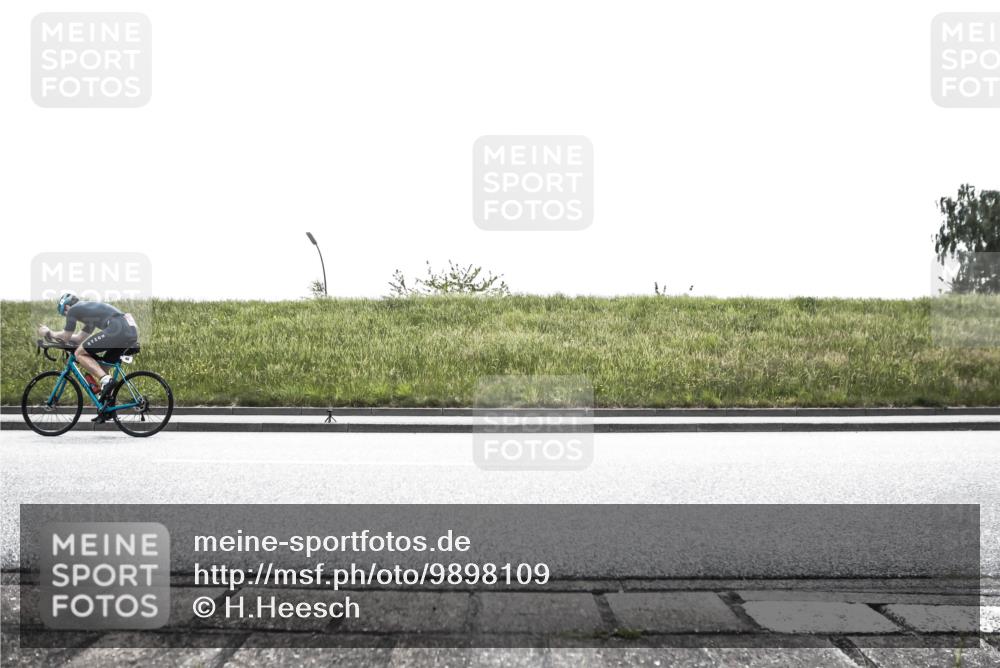 21.06.2026 - 29. Vierlanden-Triathlon H.Heesch http://msf.ph/oto/9898109 21.06.2026 11:05:02 Radfahren 46, 64, 523, 559, 576, 739 meine-sportfotos.de