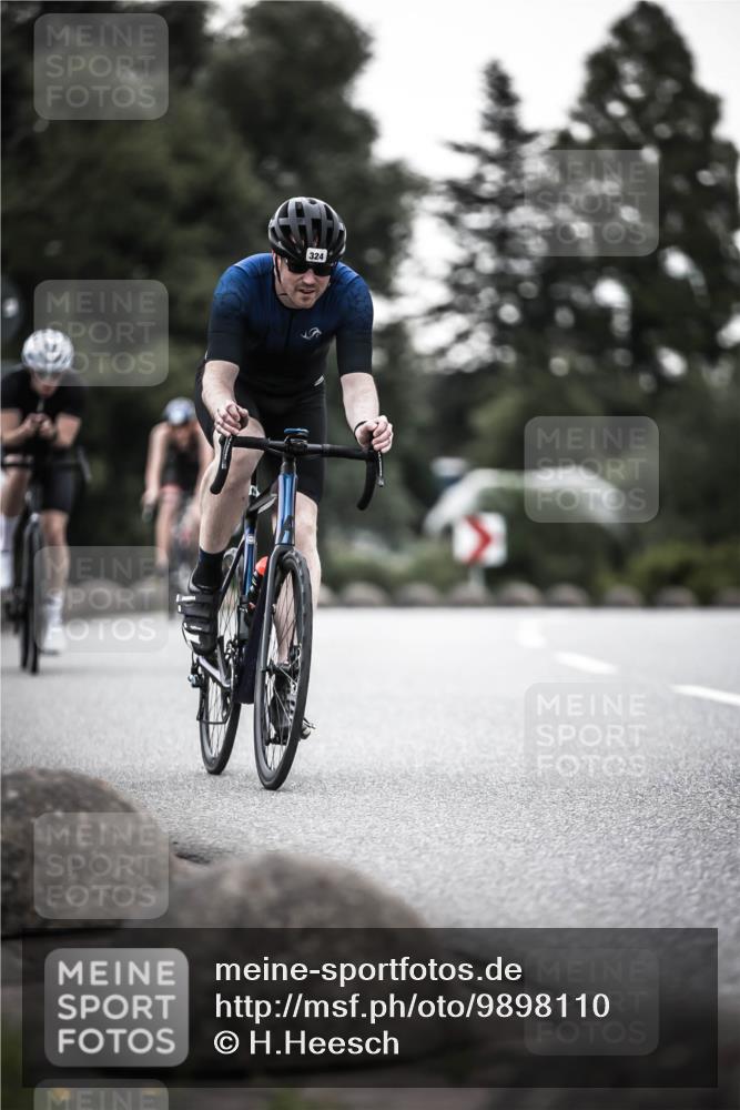 21.06.2026 - 29. Vierlanden-Triathlon H.Heesch http://msf.ph/oto/9898110 21.06.2026 10:04:20 Radfahren 75, 90, 260, 324, 350, 379 meine-sportfotos.de
