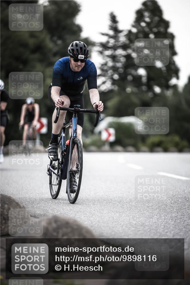 21.06.2026 - 29. Vierlanden-Triathlon H.Heesch http://msf.ph/oto/9898116 21.06.2026 10:04:20 Radfahren 75, 90, 260, 324, 350, 379 meine-sportfotos.de
