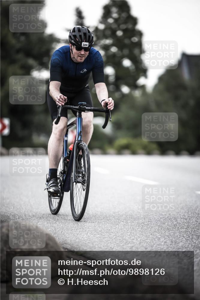 21.06.2026 - 29. Vierlanden-Triathlon H.Heesch http://msf.ph/oto/9898126 21.06.2026 10:04:20 Radfahren 75, 90, 260, 324, 350, 379 meine-sportfotos.de