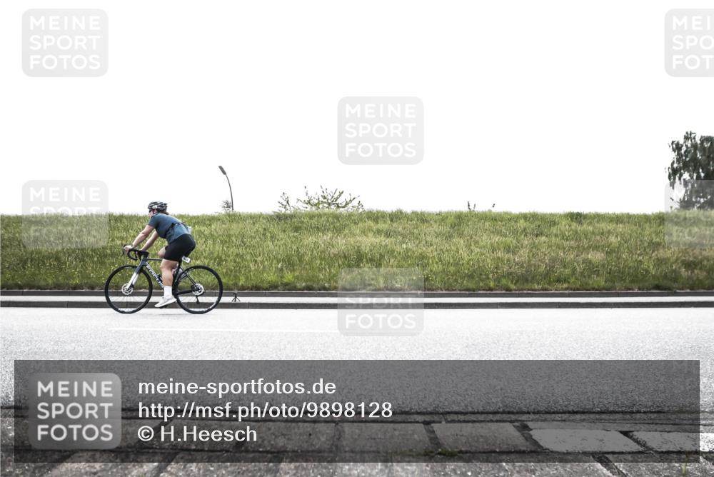 21.06.2026 - 29. Vierlanden-Triathlon H.Heesch http://msf.ph/oto/9898128 21.06.2026 11:05:22 Radfahren 204, 533, 605 meine-sportfotos.de