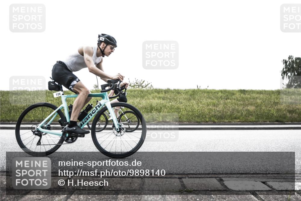21.06.2026 - 29. Vierlanden-Triathlon H.Heesch http://msf.ph/oto/9898140 21.06.2026 11:05:59 Radfahren 133, 176, 505, 512, 666, 726 meine-sportfotos.de