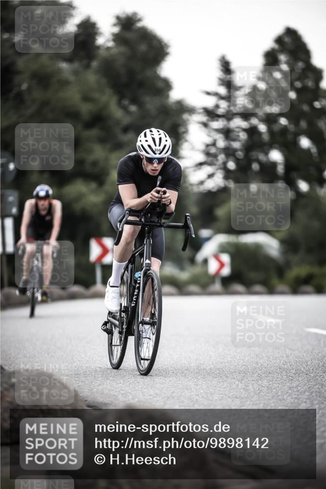 21.06.2026 - 29. Vierlanden-Triathlon H.Heesch http://msf.ph/oto/9898142 21.06.2026 10:04:22 Radfahren 44, 75, 90, 260, 324, 350, 379 meine-sportfotos.de