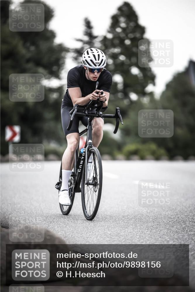 21.06.2026 - 29. Vierlanden-Triathlon H.Heesch http://msf.ph/oto/9898156 21.06.2026 10:04:22 Radfahren 44, 75, 90, 260, 324, 350, 379 meine-sportfotos.de