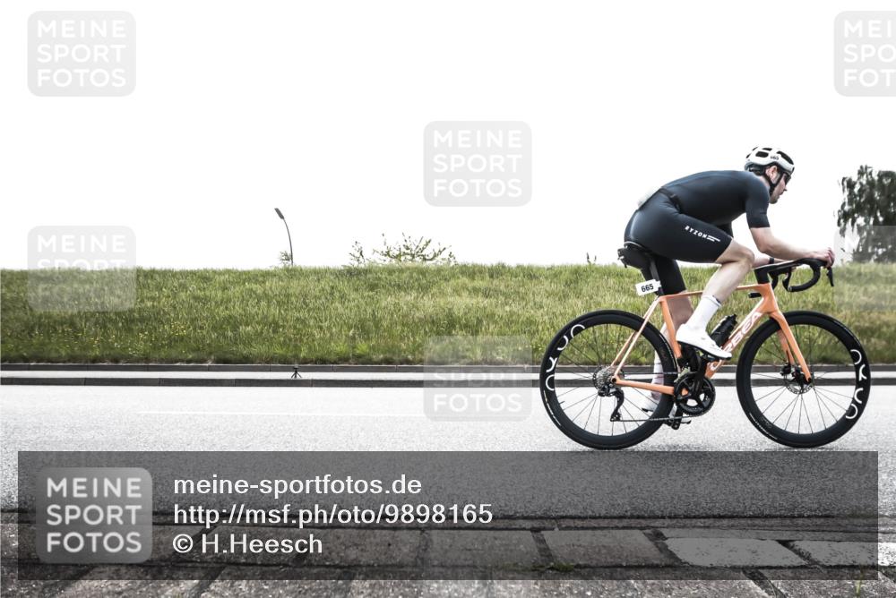 21.06.2026 - 29. Vierlanden-Triathlon H.Heesch http://msf.ph/oto/9898165 21.06.2026 11:06:20 Radfahren 56, 174, 199, 244, 665, 668, 745 meine-sportfotos.de