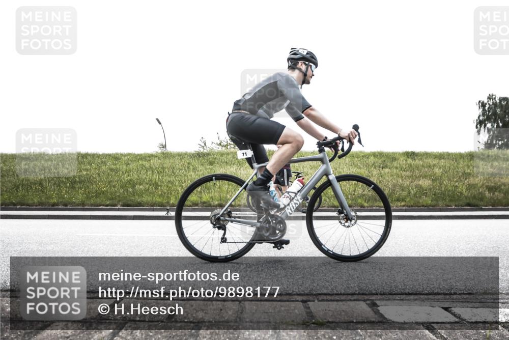 21.06.2026 - 29. Vierlanden-Triathlon H.Heesch http://msf.ph/oto/9898177 21.06.2026 11:06:30 Radfahren 71, 199, 510, 721, 745 meine-sportfotos.de