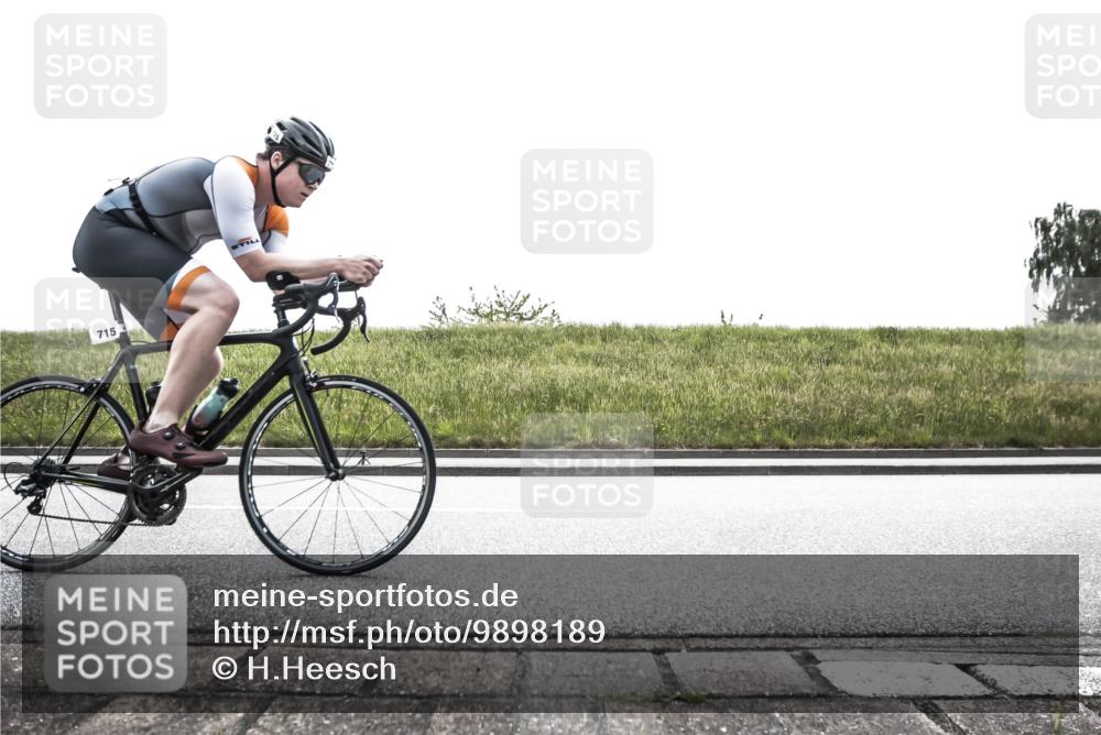 21.06.2026 - 29. Vierlanden-Triathlon H.Heesch http://msf.ph/oto/9898189 21.06.2026 11:06:57 Radfahren 74, 284, 653, 699, 715 meine-sportfotos.de