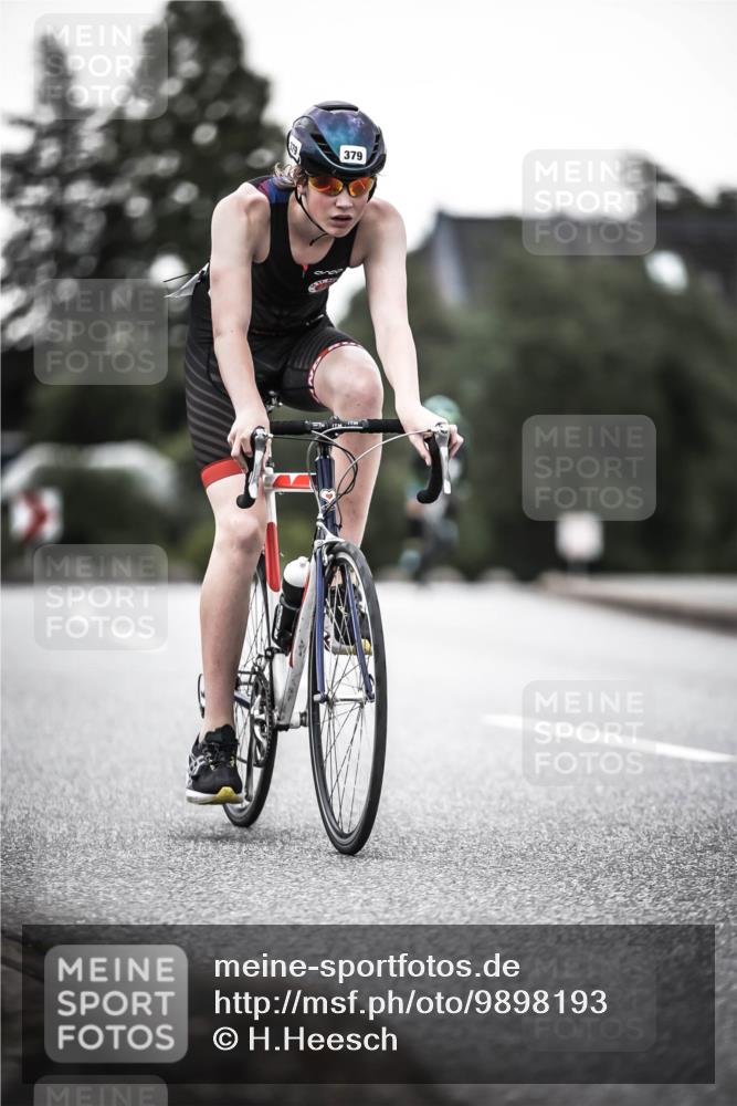 21.06.2026 - 29. Vierlanden-Triathlon H.Heesch http://msf.ph/oto/9898193 21.06.2026 10:04:24 Radfahren 44, 75, 350, 379 meine-sportfotos.de