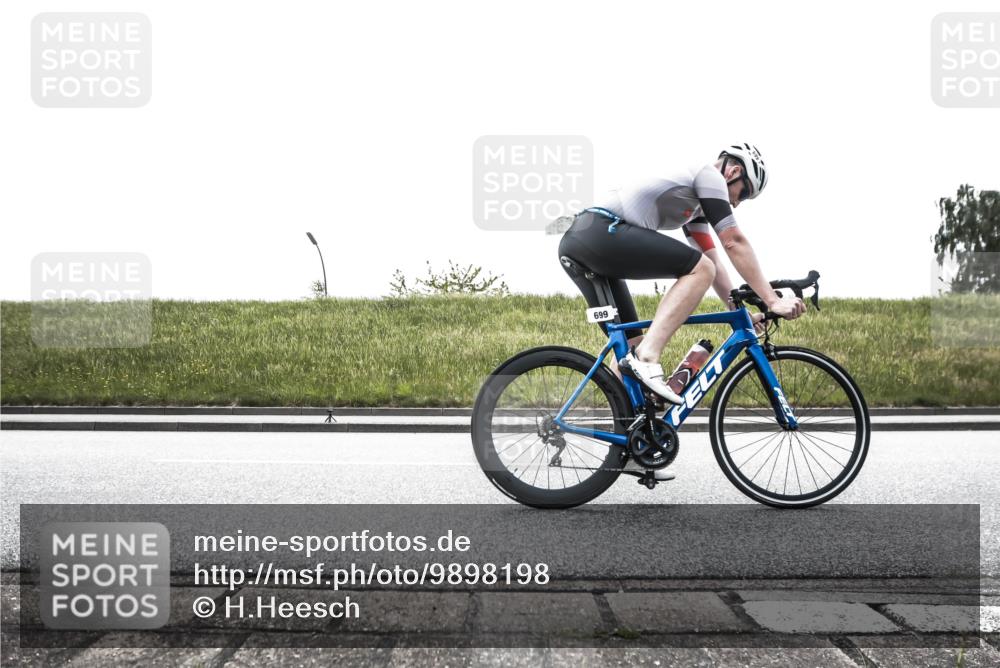 21.06.2026 - 29. Vierlanden-Triathlon H.Heesch http://msf.ph/oto/9898198 21.06.2026 11:07:02 Radfahren 284, 653, 699, 715 meine-sportfotos.de