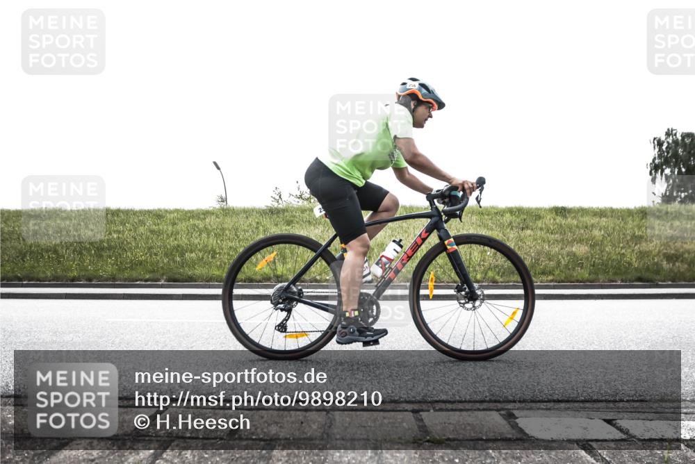 21.06.2026 - 29. Vierlanden-Triathlon H.Heesch http://msf.ph/oto/9898210 21.06.2026 11:07:20 Radfahren 165, 256, 634 meine-sportfotos.de