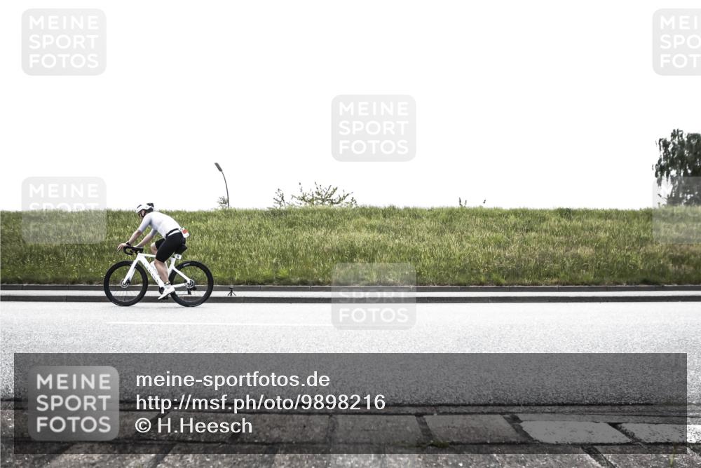 21.06.2026 - 29. Vierlanden-Triathlon H.Heesch http://msf.ph/oto/9898216 21.06.2026 11:07:36 Radfahren 72, 92 meine-sportfotos.de
