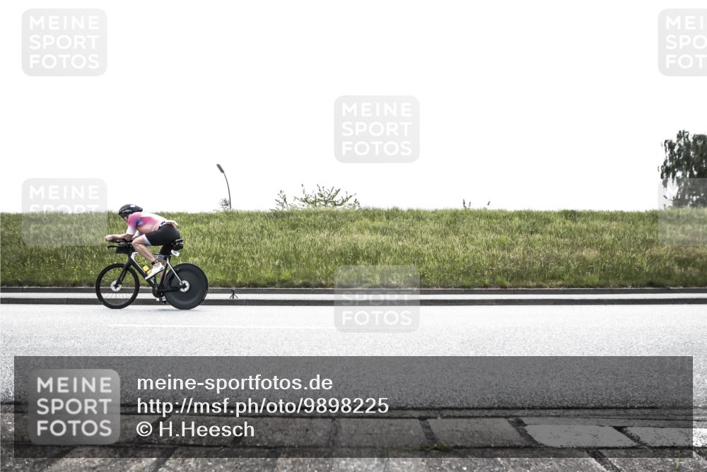 21.06.2026 - 29. Vierlanden-Triathlon H.Heesch http://msf.ph/oto/9898225 21.06.2026 11:08:04 Radfahren 142, 177, 226, 267, 682 meine-sportfotos.de