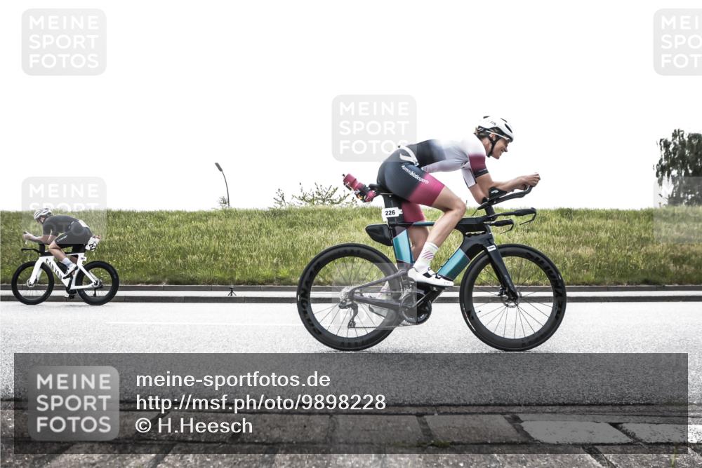 21.06.2026 - 29. Vierlanden-Triathlon H.Heesch http://msf.ph/oto/9898228 21.06.2026 11:08:06 Radfahren 177, 226, 267 meine-sportfotos.de
