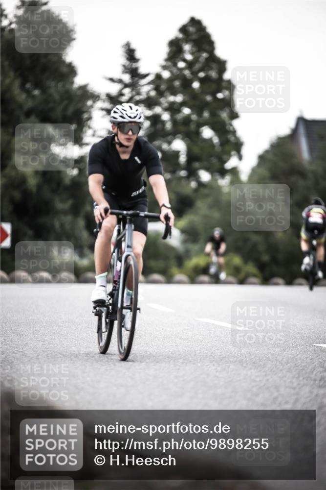 21.06.2026 - 29. Vierlanden-Triathlon H.Heesch http://msf.ph/oto/9898255 21.06.2026 10:04:39 Radfahren 47, 235, 307, 389 meine-sportfotos.de