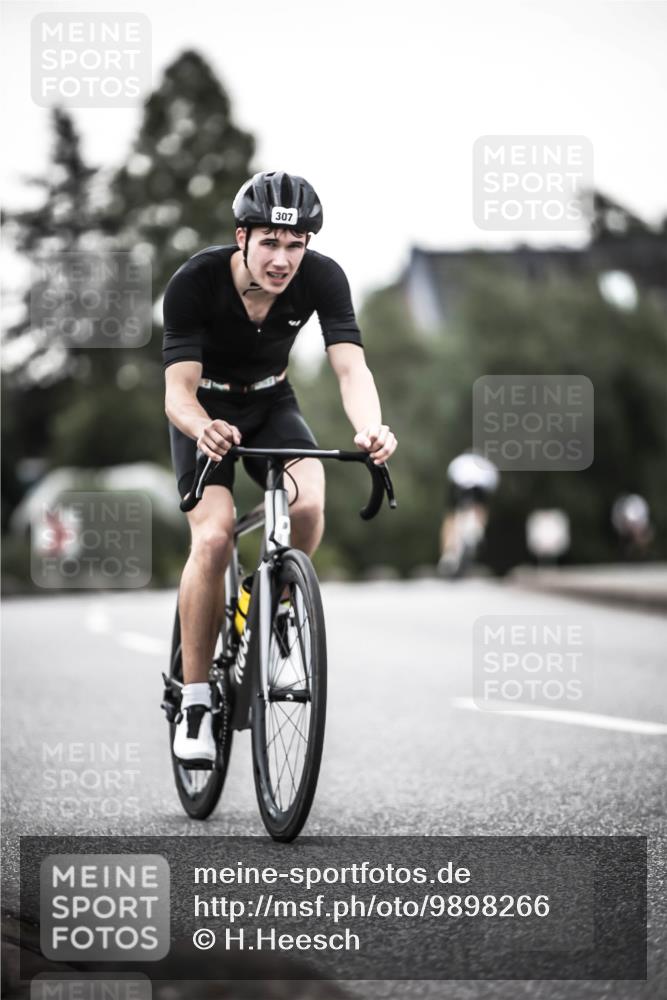 21.06.2026 - 29. Vierlanden-Triathlon H.Heesch http://msf.ph/oto/9898266 21.06.2026 10:04:46 Radfahren 86, 307, 329, 365 meine-sportfotos.de
