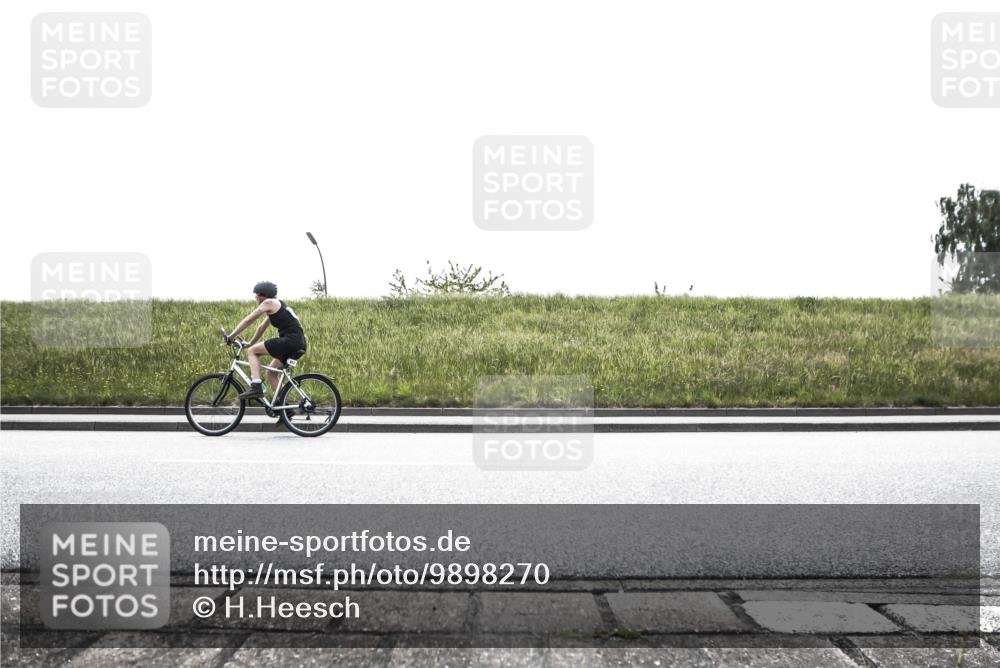 21.06.2026 - 29. Vierlanden-Triathlon H.Heesch http://msf.ph/oto/9898270 21.06.2026 11:09:23 Radfahren 157, 192, 595, 612, 681 meine-sportfotos.de