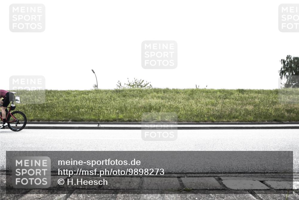 21.06.2026 - 29. Vierlanden-Triathlon H.Heesch http://msf.ph/oto/9898273 21.06.2026 11:09:25 Radfahren 157, 595, 681 meine-sportfotos.de