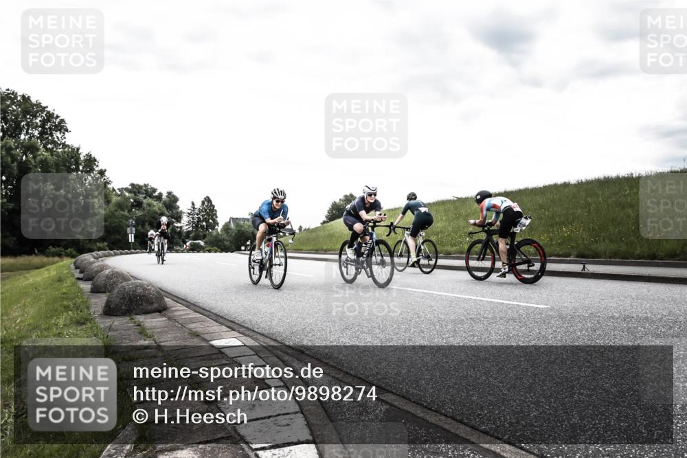 21.06.2026 - 29. Vierlanden-Triathlon H.Heesch http://msf.ph/oto/9898274 21.06.2026 09:53:31 Radfahren 51, 74, 79, 183, 219, 268, 302 meine-sportfotos.de