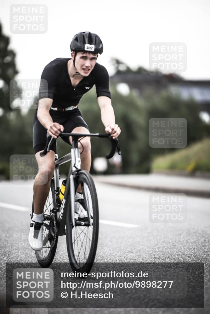 21.06.2026 - 29. Vierlanden-Triathlon H.Heesch http://msf.ph/oto/9898277 21.06.2026 10:04:46 Radfahren 86, 307, 329, 365 meine-sportfotos.de