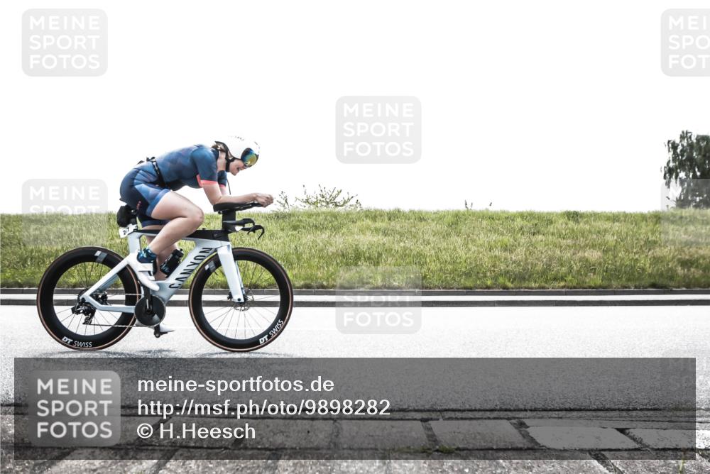 21.06.2026 - 29. Vierlanden-Triathlon H.Heesch http://msf.ph/oto/9898282 21.06.2026 11:09:43 Radfahren 247, 274, 300 meine-sportfotos.de