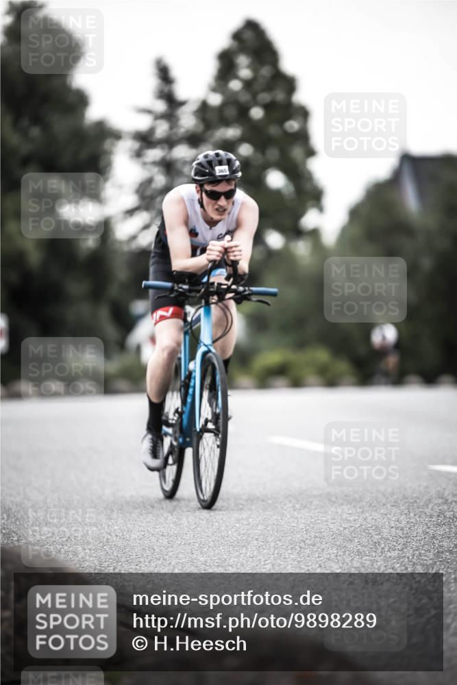 21.06.2026 - 29. Vierlanden-Triathlon H.Heesch http://msf.ph/oto/9898289 21.06.2026 10:04:47 Radfahren 86, 174, 307, 329, 365 meine-sportfotos.de