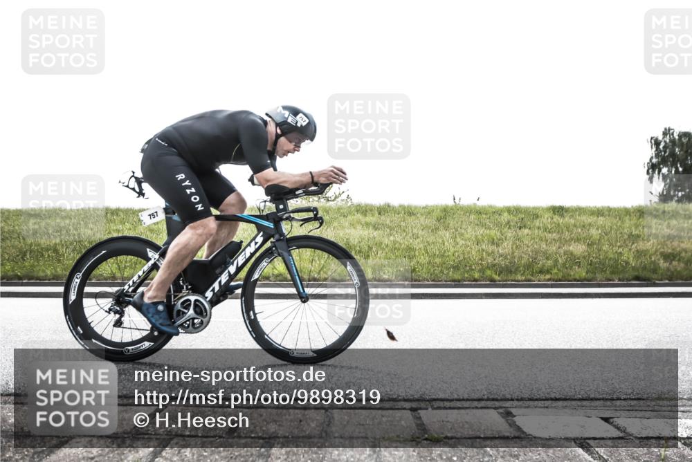 21.06.2026 - 29. Vierlanden-Triathlon H.Heesch http://msf.ph/oto/9898319 21.06.2026 11:10:36 Radfahren 20, 253, 630, 671, 716, 746, 757 meine-sportfotos.de