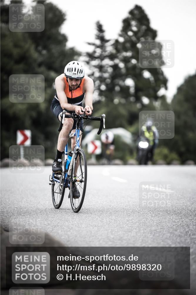 21.06.2026 - 29. Vierlanden-Triathlon H.Heesch http://msf.ph/oto/9898320 21.06.2026 10:04:49 Radfahren 86, 174, 307, 329, 352, 365 meine-sportfotos.de