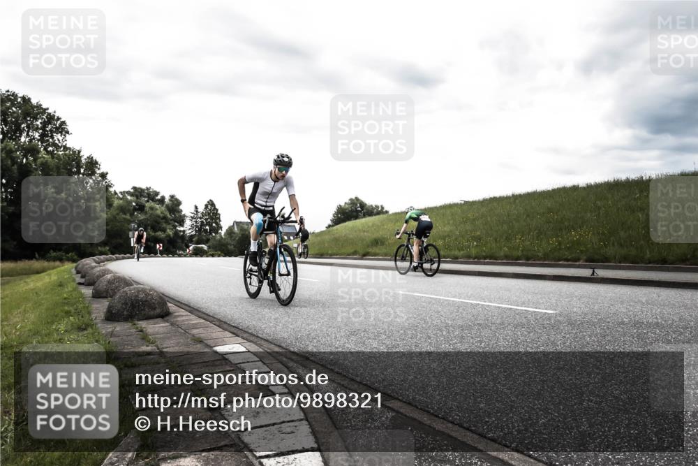 21.06.2026 - 29. Vierlanden-Triathlon H.Heesch http://msf.ph/oto/9898321 21.06.2026 09:56:45 Radfahren 12, 13, 174, 239 meine-sportfotos.de