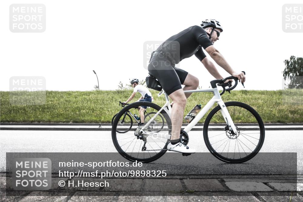 21.06.2026 - 29. Vierlanden-Triathlon H.Heesch http://msf.ph/oto/9898325 21.06.2026 11:10:38 Radfahren 20, 253, 630, 642, 671, 716, 746, 757 meine-sportfotos.de