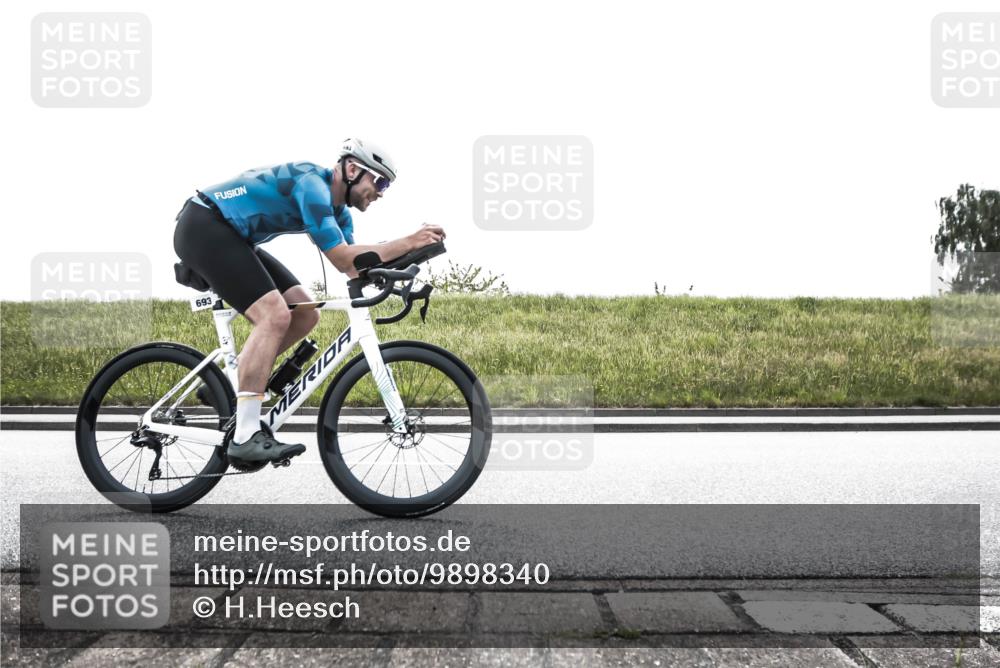 21.06.2026 - 29. Vierlanden-Triathlon H.Heesch http://msf.ph/oto/9898340 21.06.2026 11:10:48 Radfahren 301, 617, 642, 693 meine-sportfotos.de